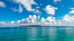 ワイドスクリーン自然壁紙(16:9-1366x768)－エメラルドグリーンの海と夏空